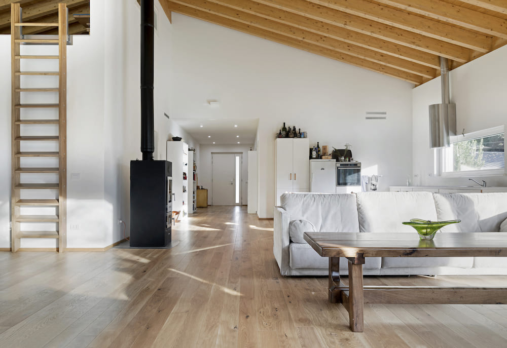 casa legno alta efficienza energetica, interni luminosi e accoglienti