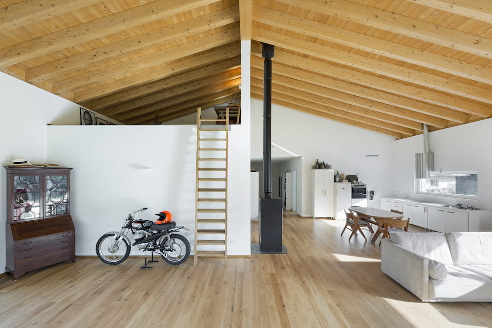 casa legno alta efficienza energetica, interni luminosi e accoglienti