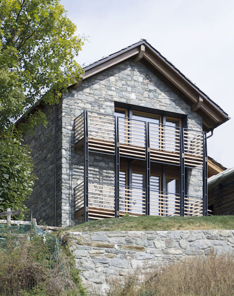 Casa di paglia, edificio passivo con struttura in legno e paglia