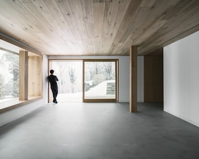 villa in legno a due piani, bioedilizia a varese