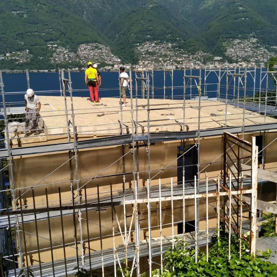 Villa in legno a Varese vista lago e stile moderno