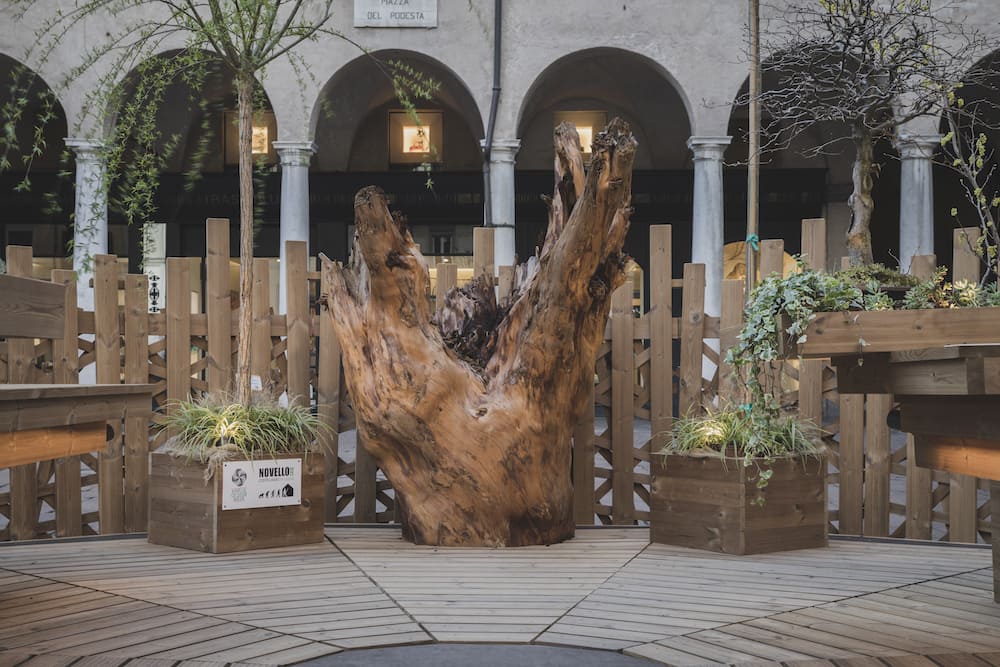 installazione in legno varese design week piazza del podesta8
