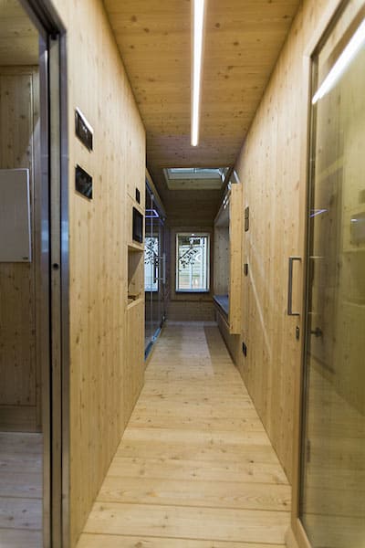 struttura legno sauna, installazione in legno, corridoio interno