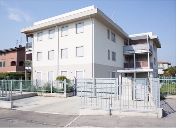 Palazzina in legno ad alta efficienza energetica, vista frontale