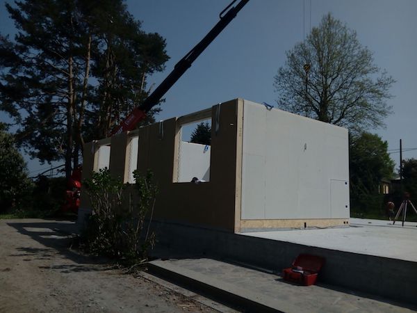 villa in legno alta efficienza energetica in costruzione