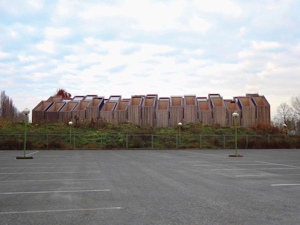 Edificio legno sede arpa, vista dall'esterno