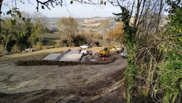 Villa in legno pesaro urbino, costruzione della platea di fondazioni