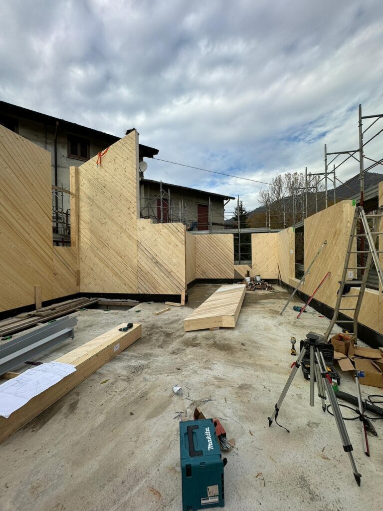 casa in legno e lolla di riso lecco montaggio piano terra