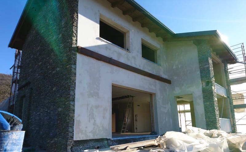 Costruzione casa di paglia grezzo avanzato