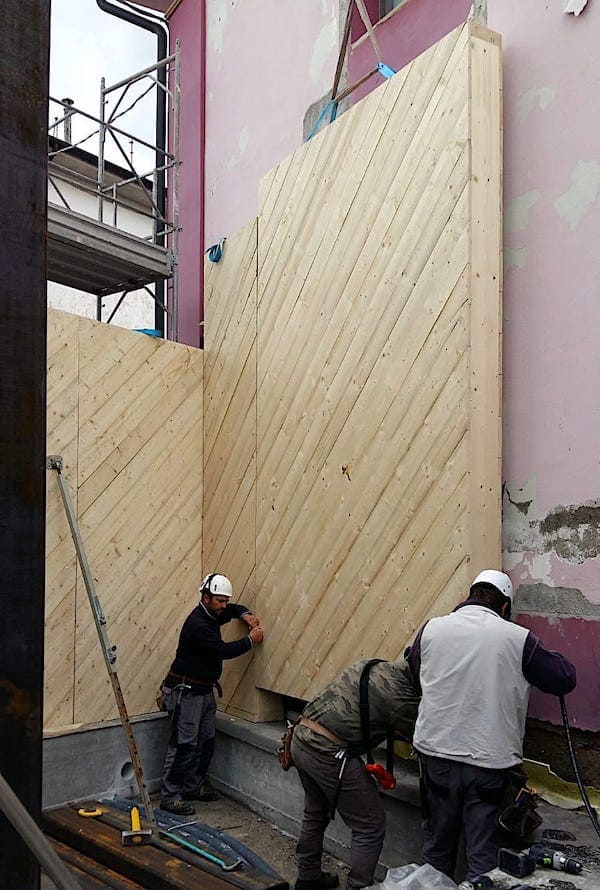 ampliamento in legno e paglia a pisa montopoli in cantiere